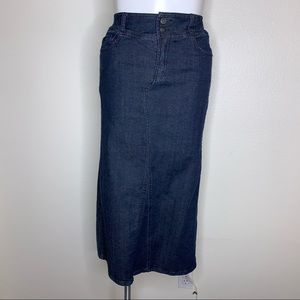 50% off bundles Nine West Denim Skirt size 10